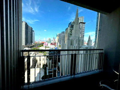 ขายคอนโด : The Address Asoke (ดิ แอดเดรส อโศก) วิวสระว่ายน้ำ และ วิวเมือง