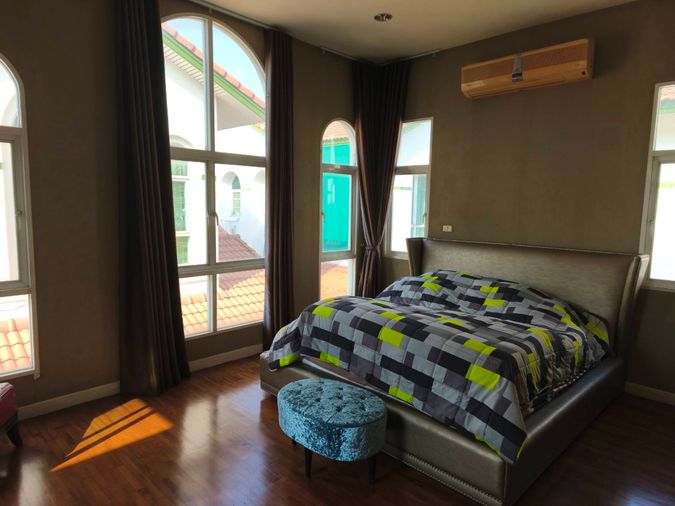 ขายบ้านเดี่ยว 3 ห้องนอน 240 ตร.ม. 60 ตร.ว. รสา สแปนิช คอร์ทยาร์ด