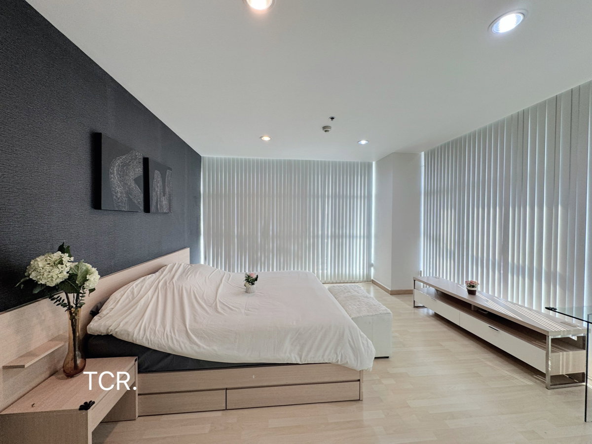 พร้อมให้เช่า❗️2 ห้องนอน ห้องใหญ่ “𝐑𝐡𝐲𝐭𝐡𝐦 𝐑𝐚𝐭𝐜𝐡𝐚𝐝𝐚“ ขนาด 73.5 ตร.ม. เฟอร์ฯครบ ระเบียงกว้าง  [ 260593 ] 