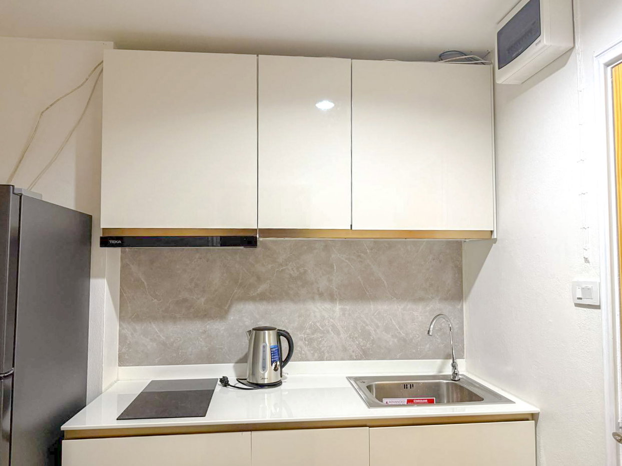 picture Jomtien Thip Condotel Studio Condo for Sale Sea View - 4/10