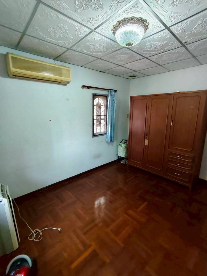 รูป [ขายด่วน! ตามสภาพ] บ้านเดี่ยว 124 ตร.ว. หมู่บ้านนันทวัน อ่อนนุช 44 เหมาะรีโนเวทหรือทุบสร้างใหม่ ทำเลลัดสุขุมวิท ราคาคุ้มที่สุดในโครงการ! - รูปที่ 15/19