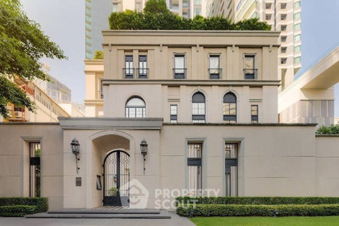 3-BR Condo at The Diplomat 39 near BTS Phrom Phong (ID 2975769)