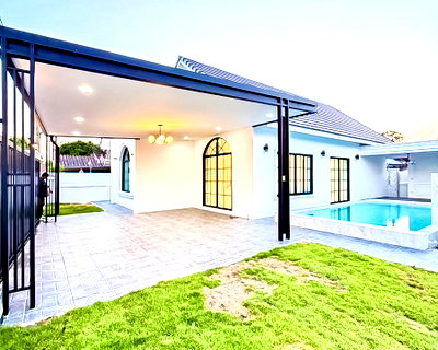 Houses for sale Bang Lamung Chonburi : Luxury Pool Villa for Sale Siam Country Club Pattaya