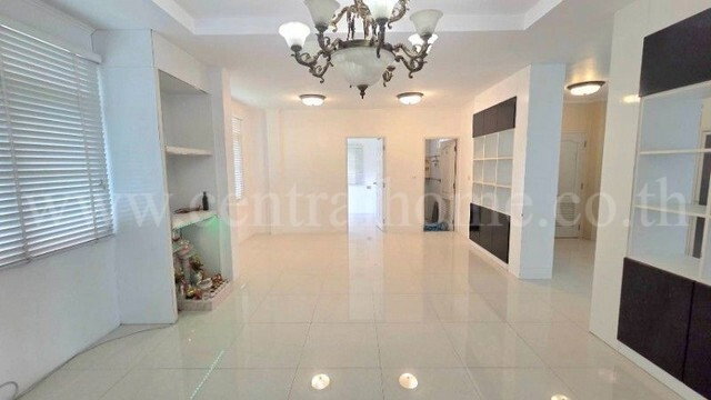 รูป บ้านเดี่ยว โกลเด้นล้านนา รามคำแหง 92 ต่อเติมตกแต่ง พร้อมอยู่ - รูปที่ 8/19