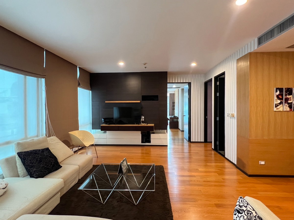 รูป The Height Thonglor - 2beds2baths +1Maid room 140sqm. in Thonglor Rent 60,000 Available Now - รูปที่ 5/18