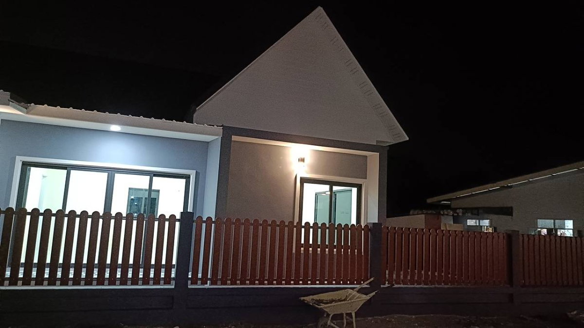 รูป บ้านเดี่ยว 2 ห้องนอน 2 ห้องน้ำ 1 ห้องนั่งเล่น 1 ห้องครัว พร้อมเฟอร์นิเจอร์ ที่เสนา จังหวัดพระนครศรีอยุธยา ราคา 3 ล้านถ้วน - รูปที่ 24/26