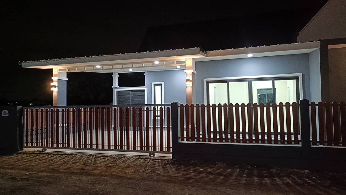รูป บ้านเดี่ยว 2 ห้องนอน 2 ห้องน้ำ 1 ห้องนั่งเล่น 1 ห้องครัว พร้อมเฟอร์นิเจอร์ ที่เสนา จังหวัดพระนครศรีอยุธยา ราคา 3 ล้านถ้วน - รูปที่ 23/26