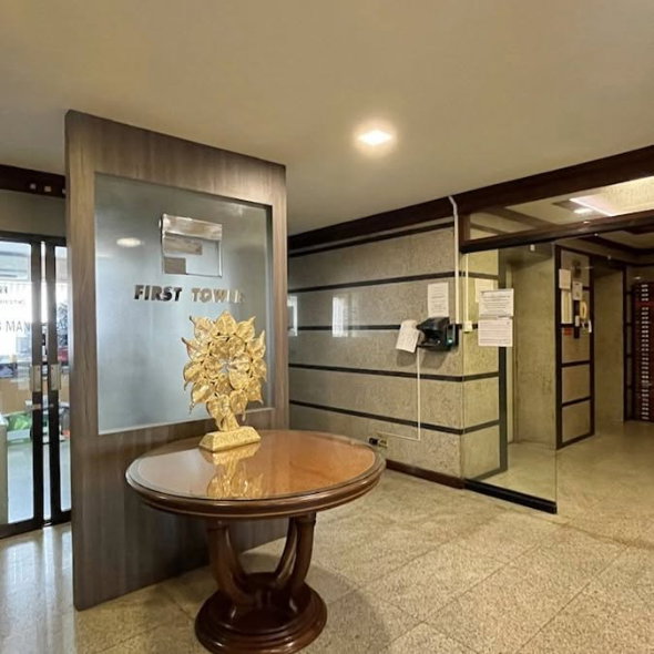 รูป 🔥 ขายคอนโด ทำเลศักยภาพ ✅ เฟิสท์ ทาวเวอร์ คอนโดมิเนียม (First Tower Condominium) ใจกลางสุขุมวิท ใกล้ BTS เพลินจิต & นานา - รูปที่ 4/8