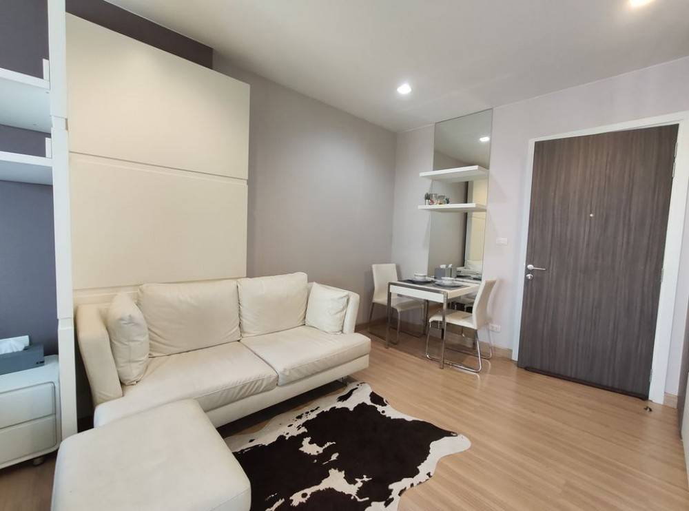 รูป Best Price 🏷️ขาย Urbano Absolute Sathon-Taksin ตกแต่งเฟอร์ครบ พร้อมเข้าอยู่ DS3322 | Line @Dstay - รูปที่ 3/6