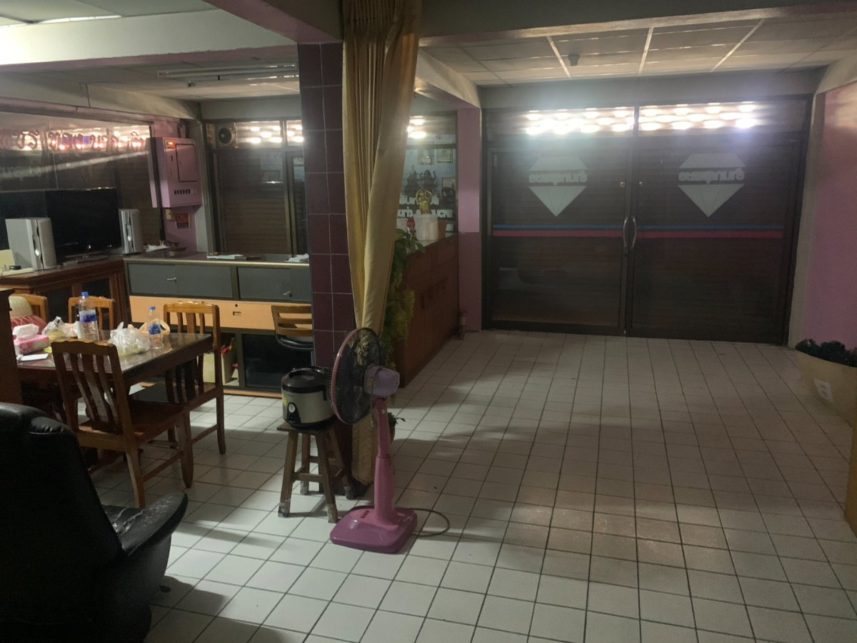 รูป ขายบ้านทรงอาคารพาณิชย์ พร้อมหอพัก 12 ห้อง - รูปที่ 5/10