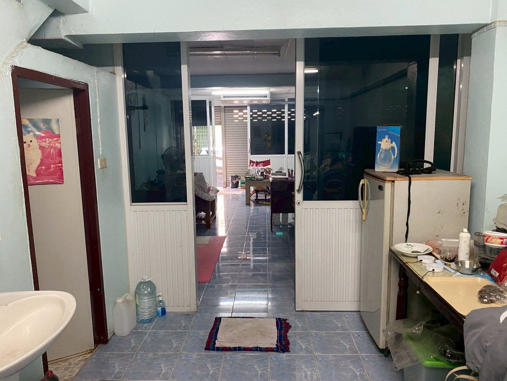 รูป Call : 098-247-8889 ขายด่วน ตึกแถว 2 คูหา 3.5 ชั้น (ห้องมุม) 44 ตารางวา ซอยหมู่บ้านดีเค 14 เขตบางบอน ใกล้บิ๊กซีพระราม 2 - รูปที่ 4/12