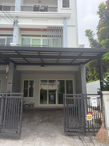 🏡✨ ให้เช่าทาวน์โฮม 3 ชั้น โครงการ บ้านกลางเมือง เออบาเนียน ศรีนครินทร์ 46/1 3 ห้องนอน 3 ห้องน้ำ บ้านพร้อมอยู่ เฟอร์นิเจอร์ครบ