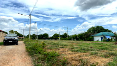เช่าที่ดิน นครปฐม : ที่ดินเปล่าติดถนนทางหลวง375 ขนาด200ตรว. ให้เช่า