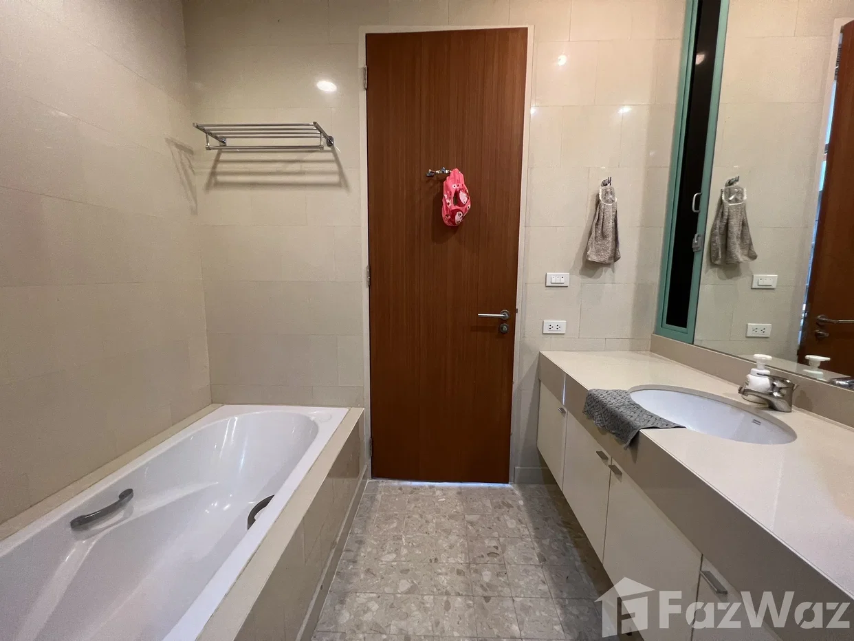 picture Live the Dream in Luxurious Riverside Apartment: Chatrium Residence Executive Condo 1161674 - 5/15