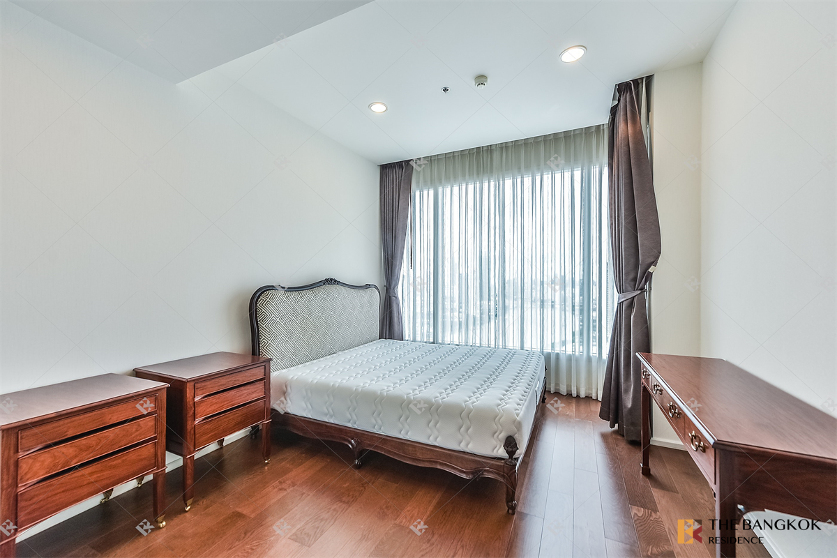 picture Ready-to-move-in, Prime Location Condo Menam Residences - 6/10