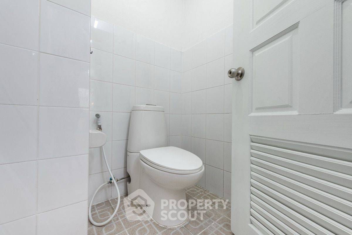 รูป ทาวน์เฮ้าส์ 4-ห้องนอน ใน ลาดพร้าว (ID 2975636) - รูปที่ 2/44