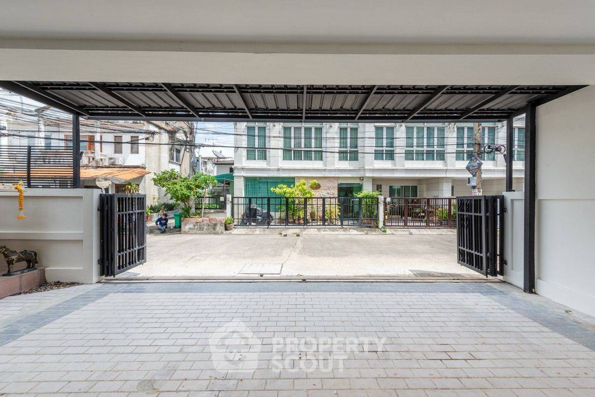 รูป ทาวน์เฮ้าส์ 4-ห้องนอน ใน ลาดพร้าว (ID 2975636) - รูปที่ 41/44