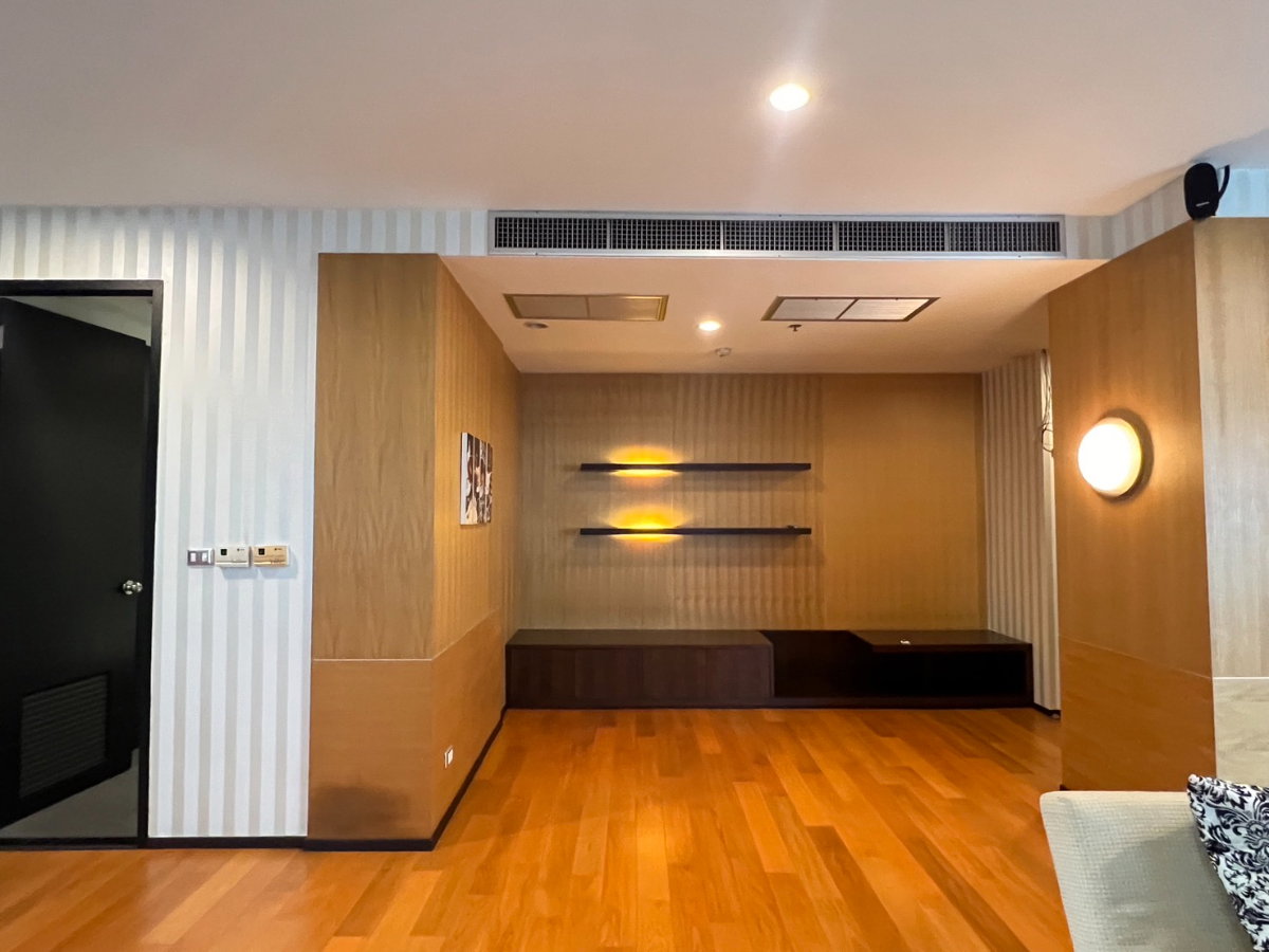 รูป The Height Thonglor - 2beds2baths +1Maid room 140sqm. in Thonglor Rent 60,000 Available Now - รูปที่ 4/18