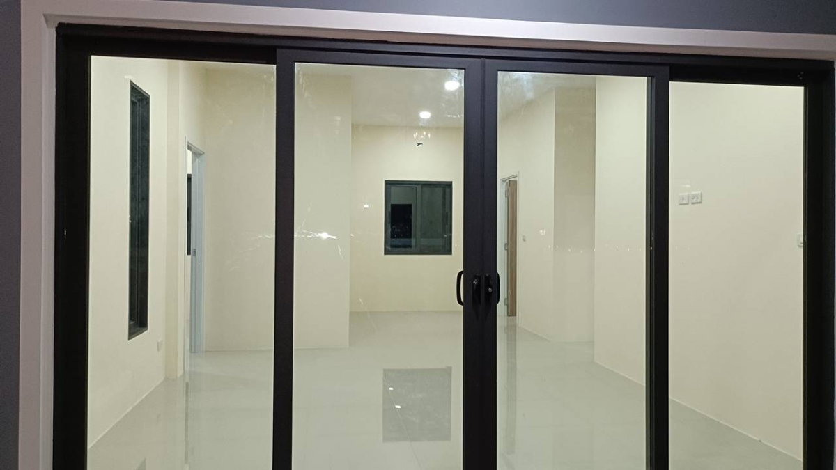 รูป บ้านเดี่ยว 2 ห้องนอน 2 ห้องน้ำ 1 ห้องนั่งเล่น 1 ห้องครัว พร้อมเฟอร์นิเจอร์ ที่เสนา จังหวัดพระนครศรีอยุธยา ราคา 3 ล้านถ้วน - รูปที่ 18/26
