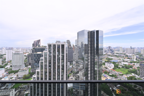 The Esse Sukhumvit 36 Easy Start with a City Dweller Lifestyle
