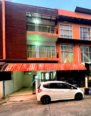 เช่าทาวน์โฮม วิทยาลัยศิลปหัตถกรรมกรุงเทพ : ให้เช่าบ้าน ลาดพร้าว หมู่บ้านมนตรีทาวน์โฮม ลาดพร้าว87แยก10  