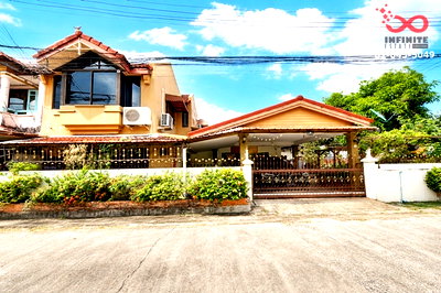 บ้านเดี่ยว ตลาดประมงพื้นบ้าน อ่างศิลา  : ขายบ้านเดี่ยว 2 ชั้น 74 ตร.ว. หมู่บ้านปรารถนา 3 หลังมุม ถนนเสม็ด-อ่างศิลา ชลบุรี ใกล้โรงพยาบาลเอกชล