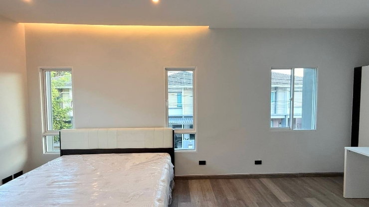 picture Freshly renovated 3BR home near BISP Kohkaew - 9/13