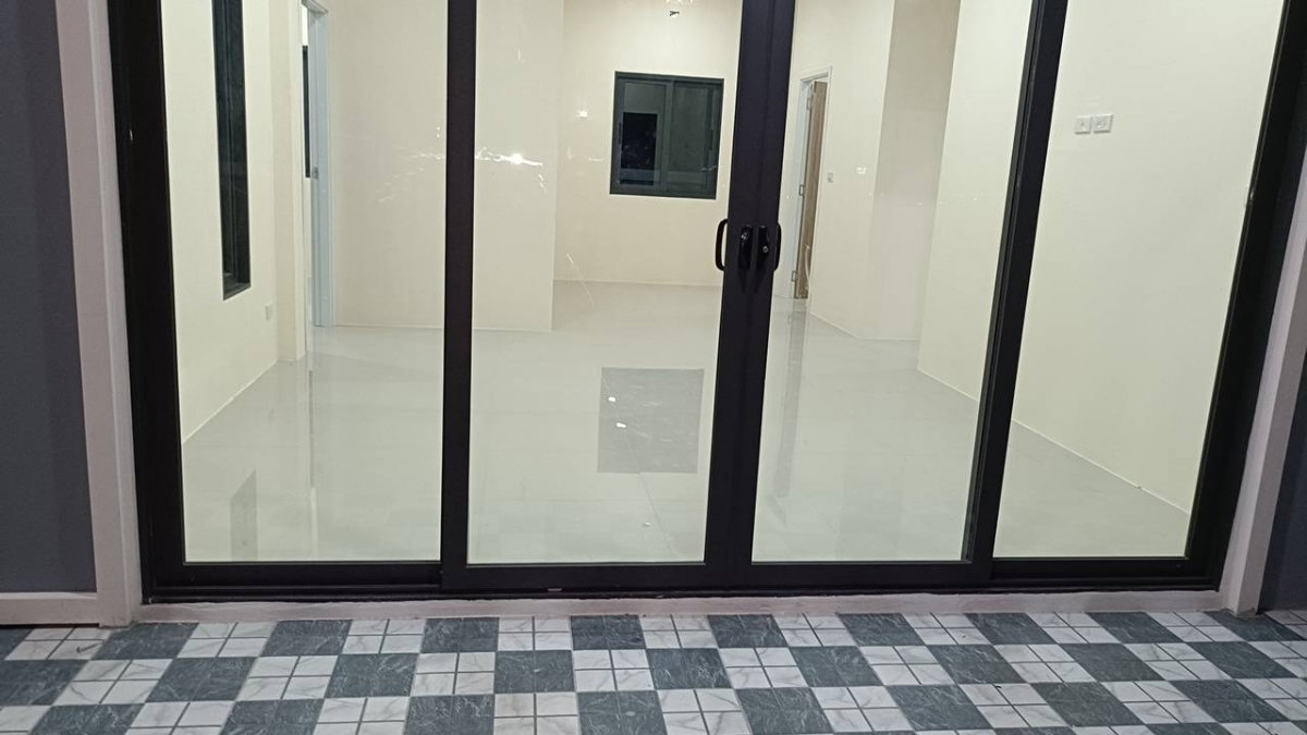 รูป บ้านเดี่ยว 2 ห้องนอน 2 ห้องน้ำ 1 ห้องนั่งเล่น 1 ห้องครัว พร้อมเฟอร์นิเจอร์ ที่เสนา จังหวัดพระนครศรีอยุธยา ราคา 3 ล้านถ้วน - รูปที่ 19/26