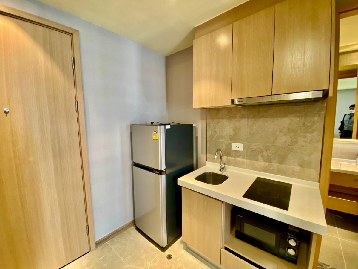 รูป ให้เช่า Regal Condo Sathorn – Naradhiwas ห้องสวย ชั้นสูง วิวมหานคร พร้อมเฟอร์นิเจอร์และเครื่องใช้ไฟฟ้าครบ เข้าอยู่ได้ทันที - รูปที่ 10/18