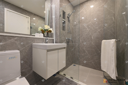 Comfortable and Ready to Move-in MAZARINE Ratchayothin near BTS Ratchayothin