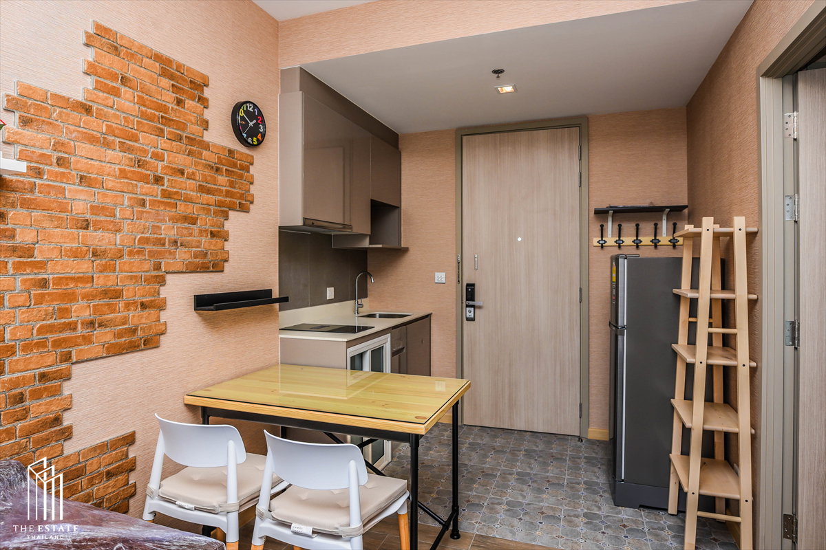 รูป For rent Whizdom Connect แต่งลอฟท์อบอุ่นด้วยผนังอิฐและเฟอร์นิเจอร์ไม้ คุมโทนสไตล์เอิร์ธโทนละมุนตาได้วิวสวนธรรมชาติ @17,000 Baht - รูปที่ 7/10
