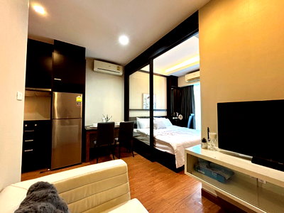 Condos for sale 700 Year Sports Arena Chiang Mai : Selling below market price! Himma Garden Condominium,  near the Chiang Mai Government Center.
