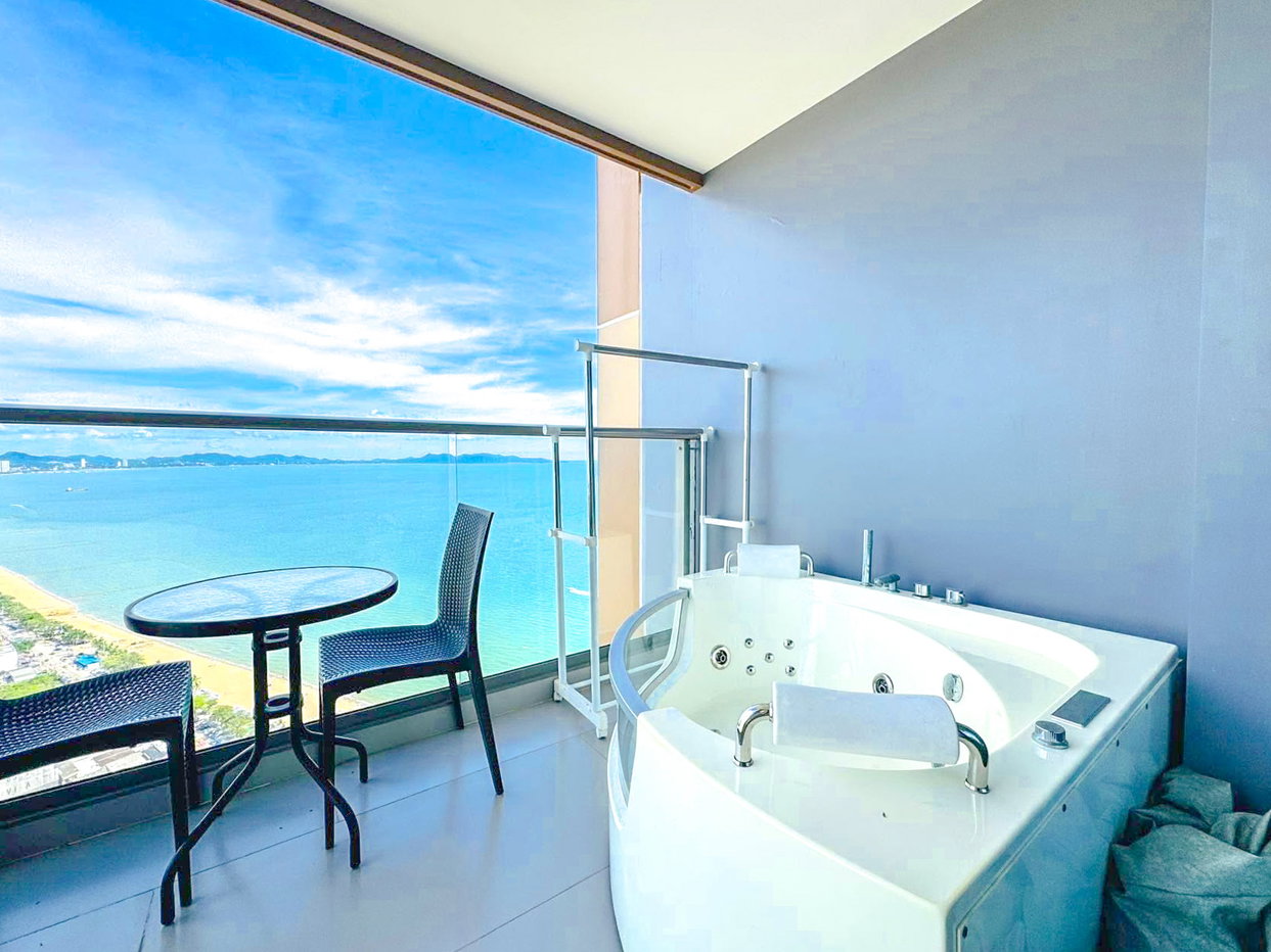 picture Copacabana Beach Jomtien Sea View Condo for Sale - 6/8
