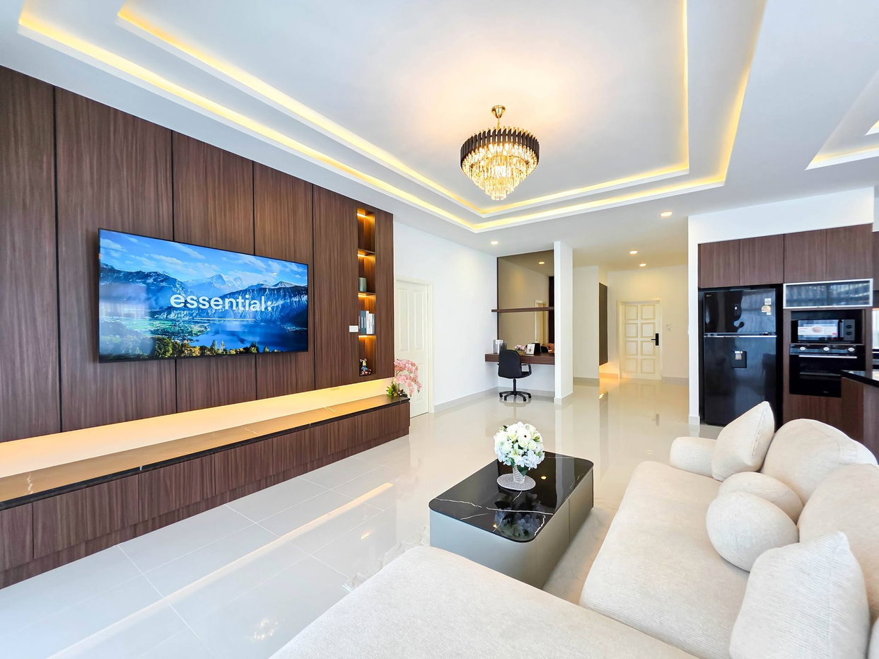 รูป Luxury 3-Bedroom Pool Villa for Sale Huay Yai - รูปที่ 5/28