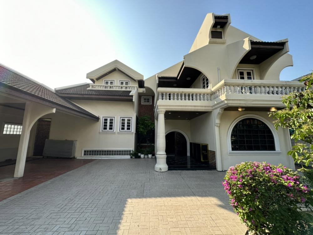 รูป WS7683 🏡✨ ให้เช่าบ้านเดี่ยวหรู ย่านสาทร | พื้นที่ขนาดใหญ่ พร้อมอยู่ ✨🏡 เพียง ราคาเช่าเพียง 189,000 บาท/เดือน - รูปที่ 1/21