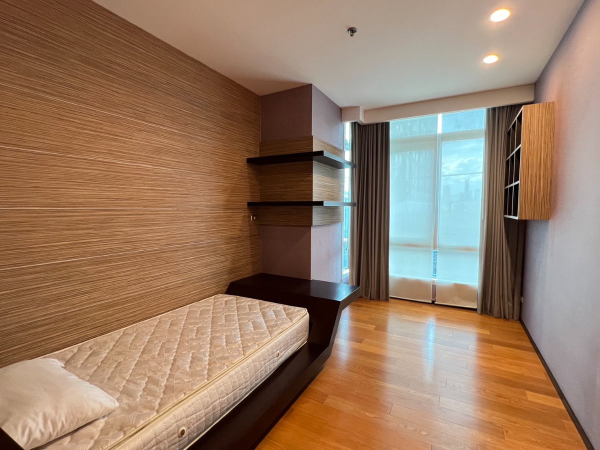 รูป The Height Thonglor - 2beds2baths +1Maid room 140sqm. in Thonglor Rent 60,000 Available Now - รูปที่ 14/18