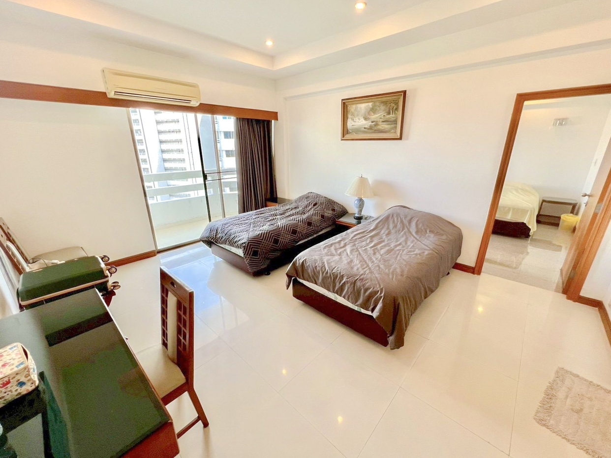 picture Jomtien Condotel Condominium for Rent Sea View - 5/9