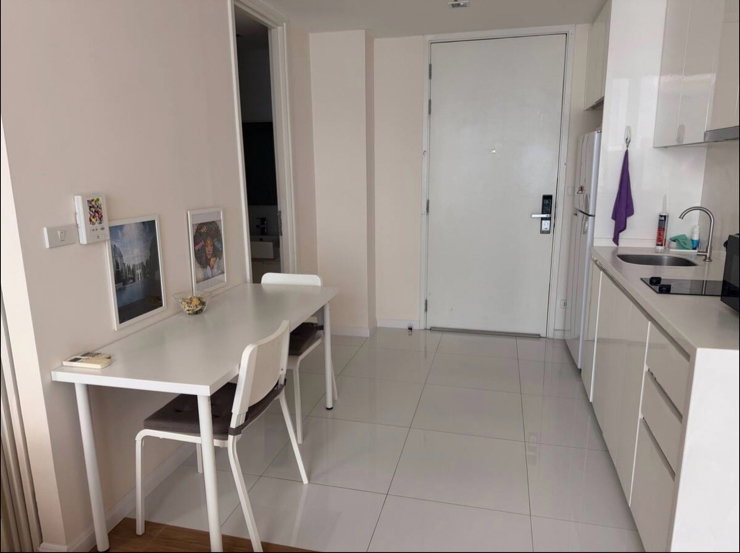 รูป READY TO LIVE Stunning downtown condominium with SkyPool - รูปที่ 2/16