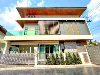 บ้านเดี่ยว ชลบุรี : Luxury Pool Villa ทำเลพรีเมียม ใกล้มาบประชัน พัทยา บรรยากาศเงียบสงบ
