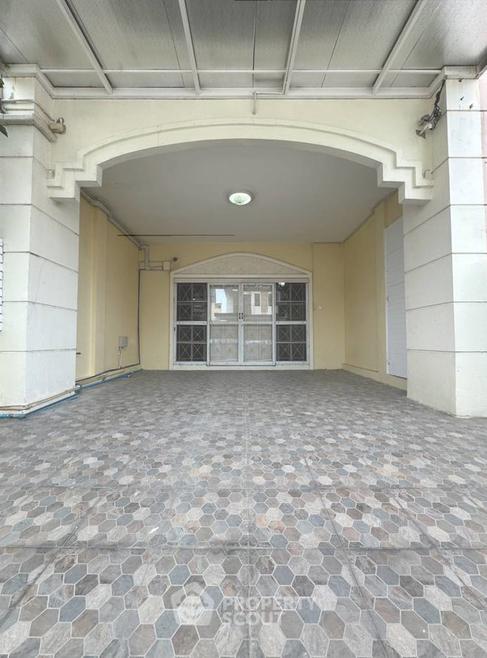 picture 5-BR Townhouse in Sala Thammasop (ID 2966082) - 1/11