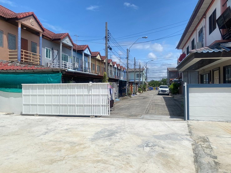รูป สำนักงานให้เช่า Home Office บ้าน 2 ชั้น 2 หลัง สร้างใหม่ ซอยแพรกษา 5 ถนนสุขุมวิทสายเก่า จอดรถ 12 คัน พักอาศัย เป็นออฟฟิศ จดทะเบียนบริษัทได้ - รูปที่ 2/25