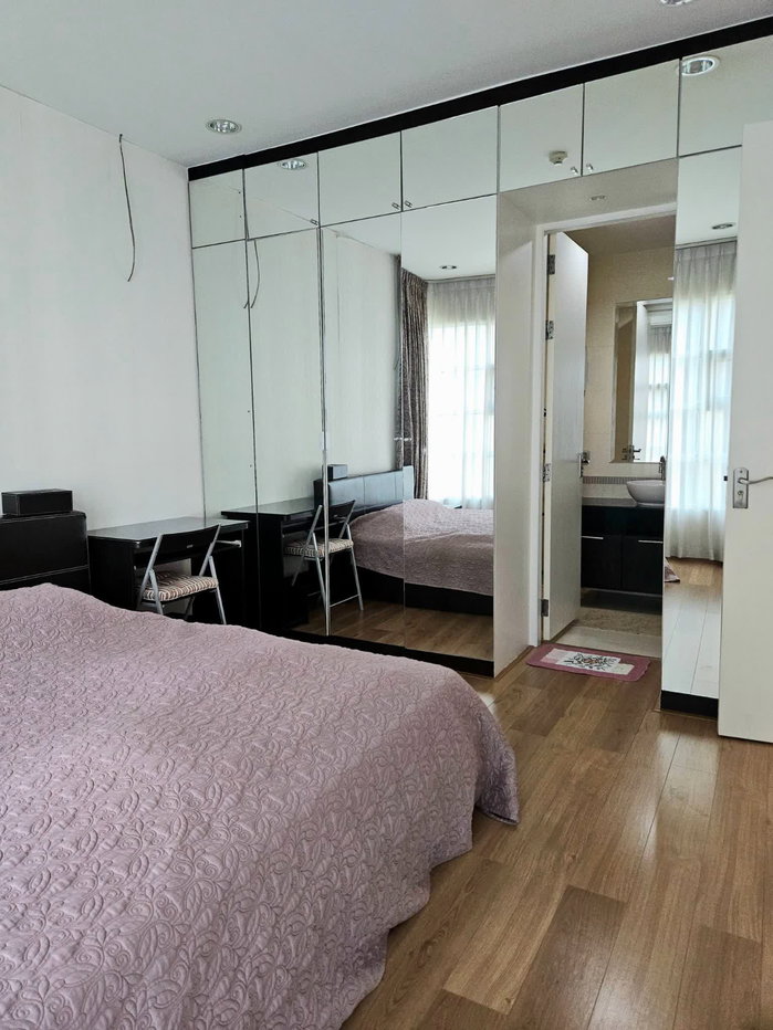 picture Baan Klang Krung Siam Pathumwan【𝐑𝐄𝐍𝐓】🔥A cozy room with unique decorative details🔥 Contact Line ID: @hacondo - 2/10