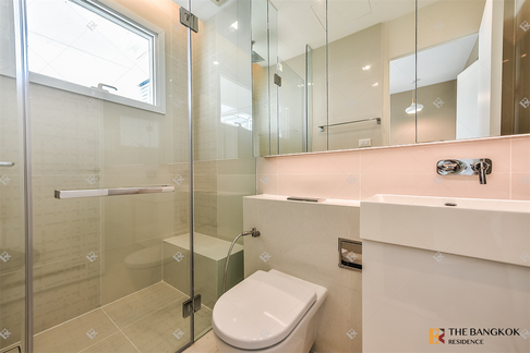 The Saint Residences near MRT Phahonyothin Station Premium Unit Close to All Conveniences