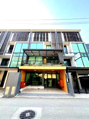 Home office for rent Bangkok : 🐶🐱Pet-friendly HK0119, Home Office for rent and sale 8 Br., Ladprao.