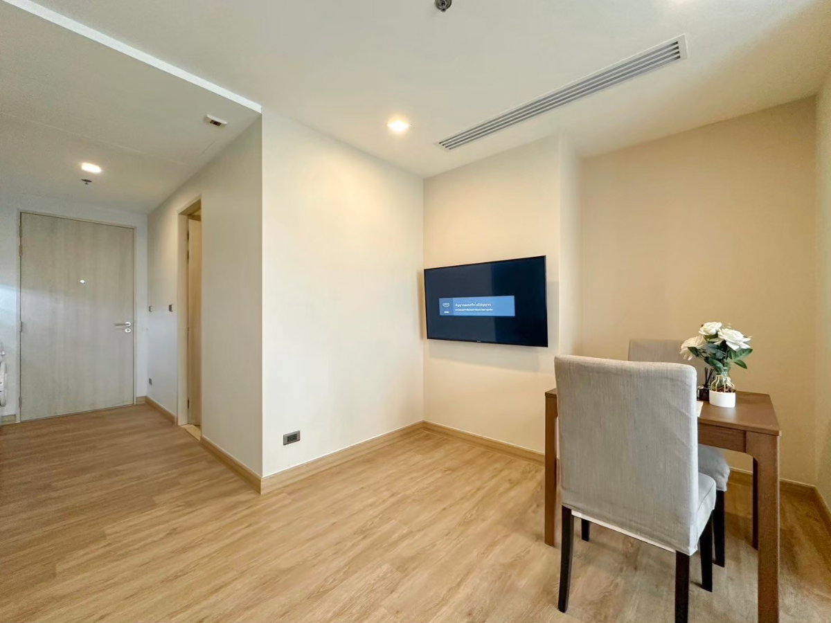 picture Condo for rent at Infinity One Chonburi. High floor unit with beautiful view and great location next to Central Chonburi. - 12/16