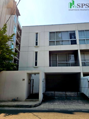 Home office for rent Bangna Commercial College : Home Office for Rent near BTS Punnawithi (SPSP656)