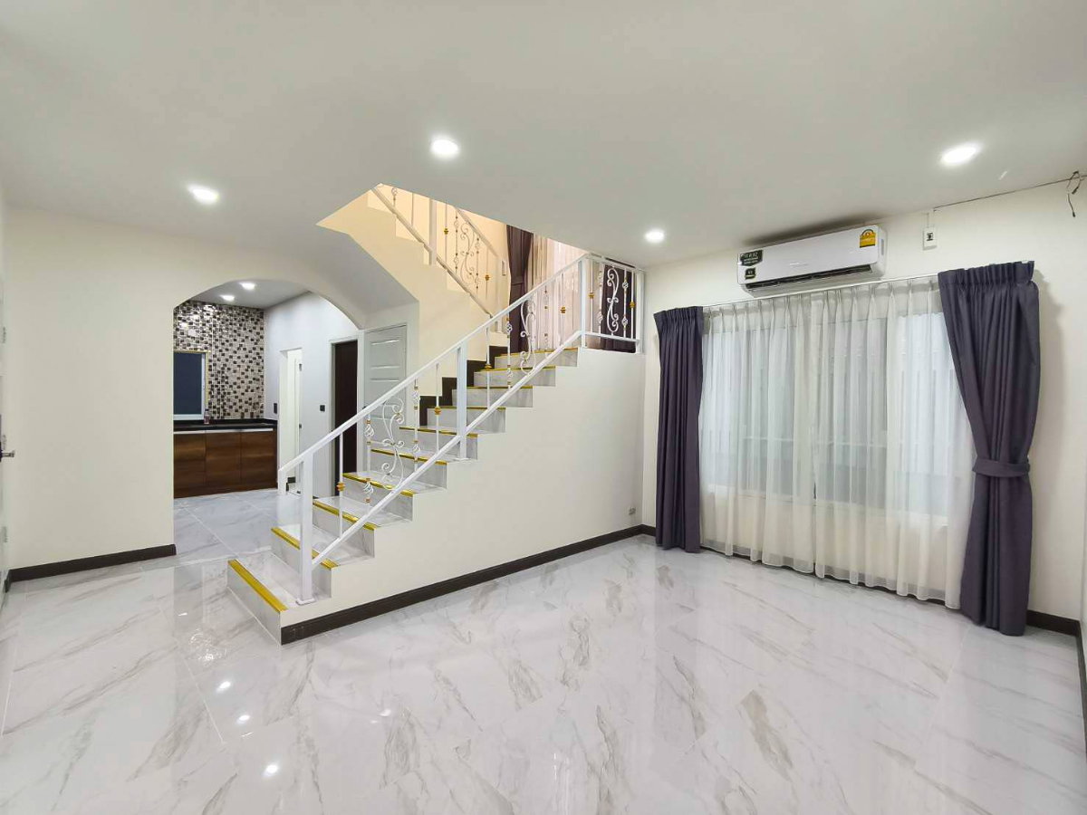 รูป บ้านเดี่ยวหลังใหญ่ราคาโดนใจ ขายต่ำกว่าราคาประเมินเป็นล้าน ม.ภัสสร 1 รังสิต คลอง 3 คลองหลวง แต่งพร้อมอยู่ - รูปที่ 10/21