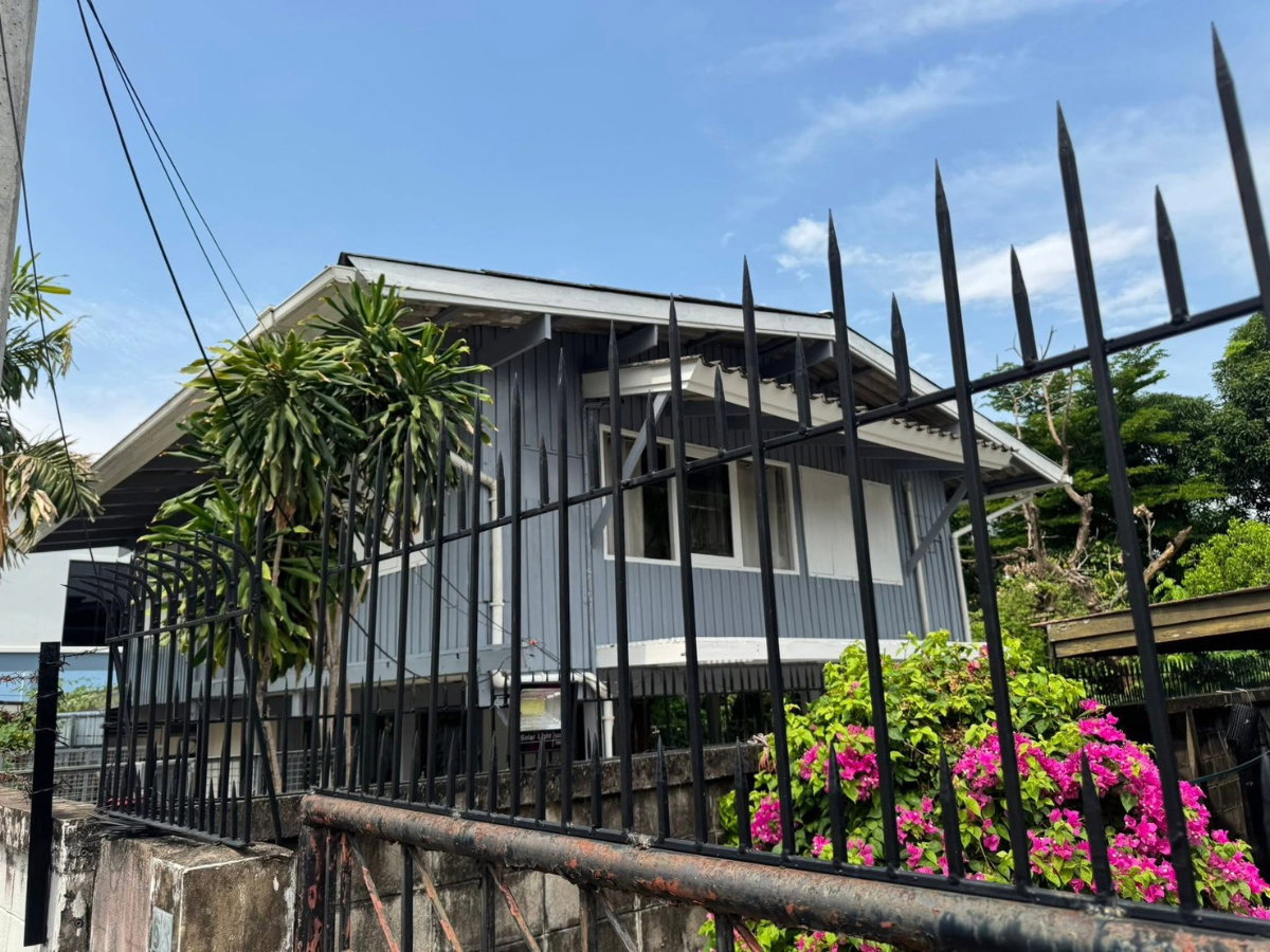 รูป 🏡 บ้านเดี่ยวให้เช่า ซอยศาสนา 2 ใกล้กระทรวงการคลัง พระราม 6 3 ห้องนอน 3 ห้องน้ำ ใจกลางเมือง บรรยากาศร่มรื่น ติดน้ำ เป็นส่วนตัว 🐶🐱 รับสัตว์เลี้ยง - รูปที่ 5/5