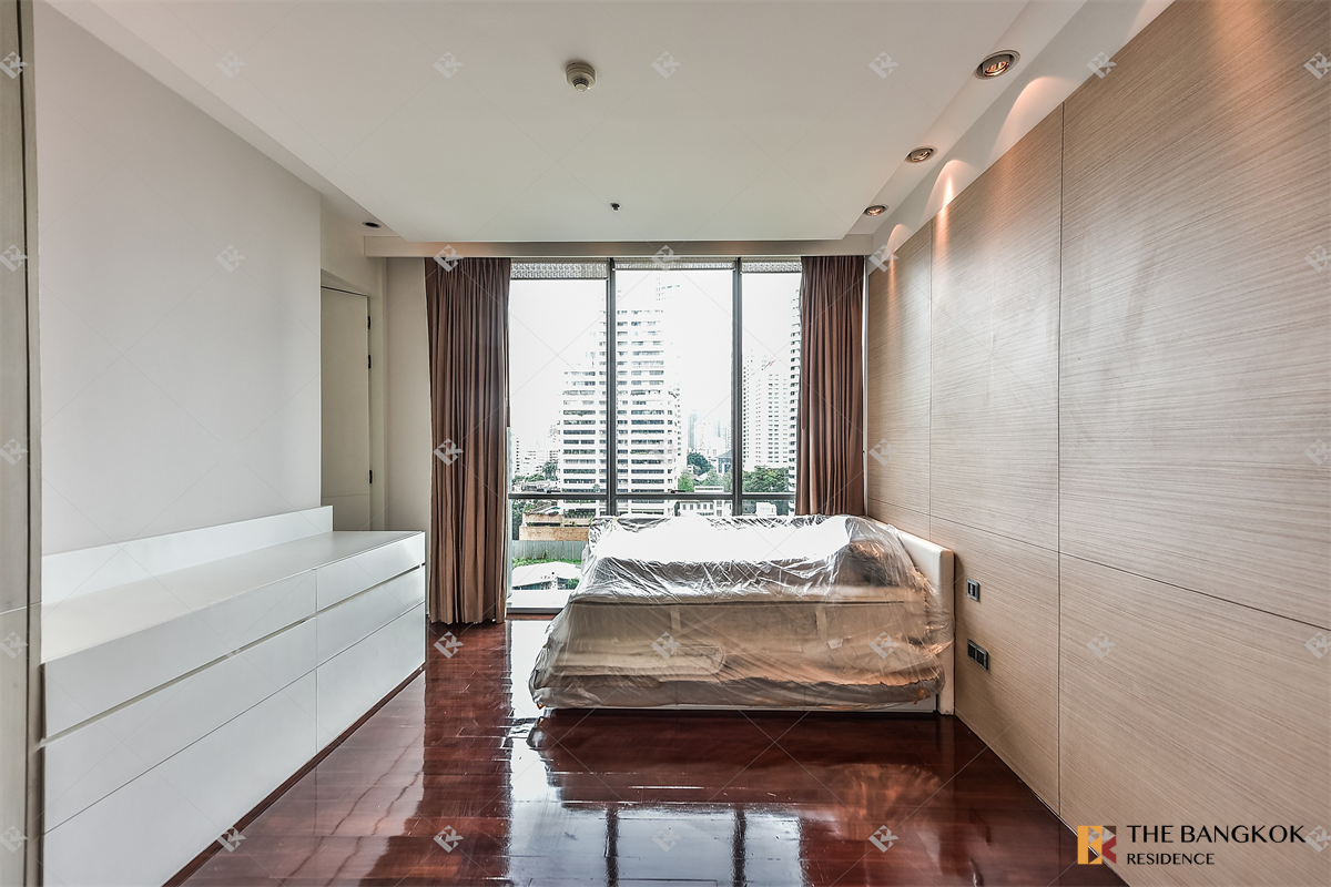 picture Luxury Condo in Central City Location Domus 16,18 near BTS Asok - 9/10