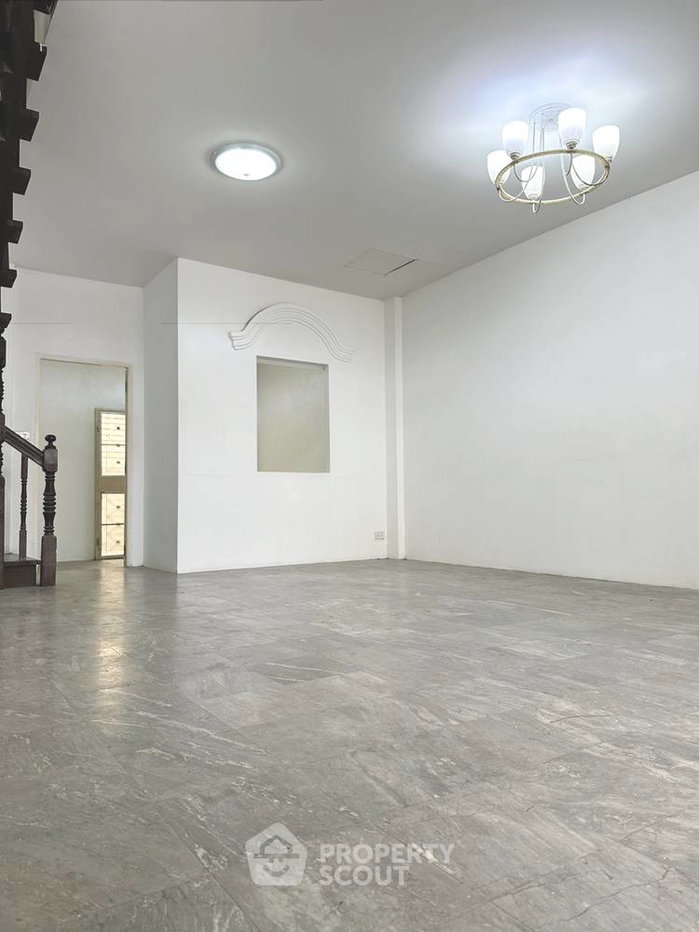 picture 5-BR Townhouse in Sala Thammasop (ID 2966082) - 3/11